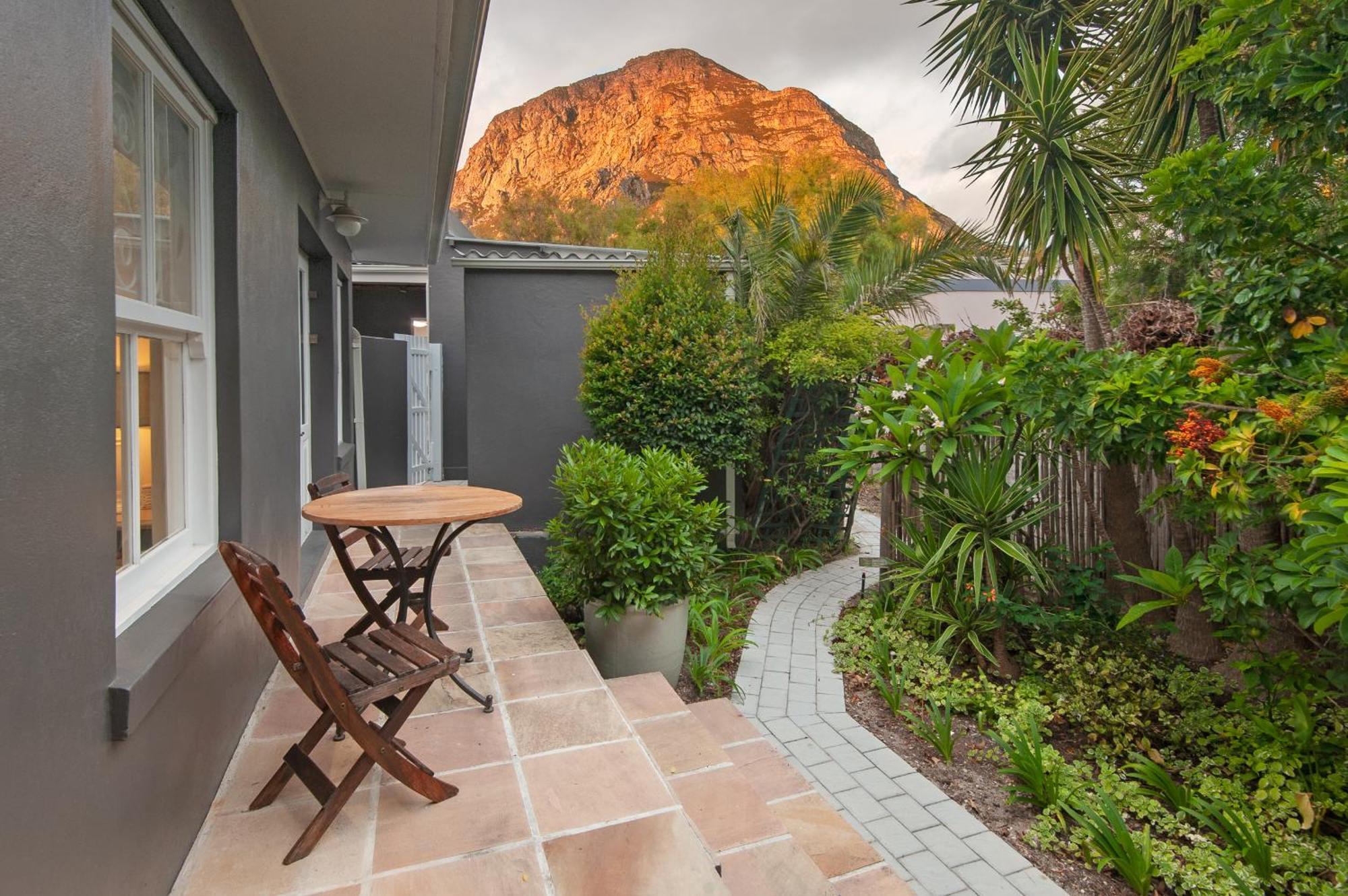 Villa Blu Guesthouse Hermanus Bagian luar foto